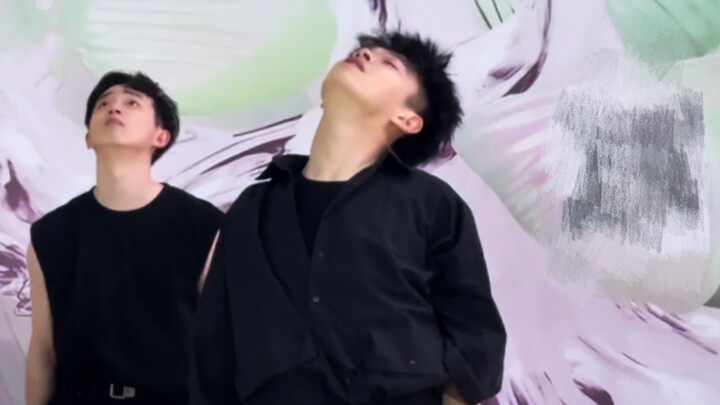 在HOT太空步比赛中勇夺第一名.