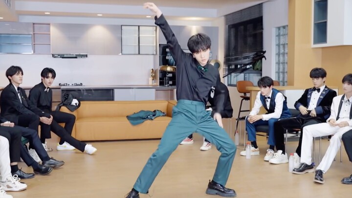 【Su Xinhao’s Dance Assessment】Who gets it? I really love how Xiao Su handles this dance—perfectly on