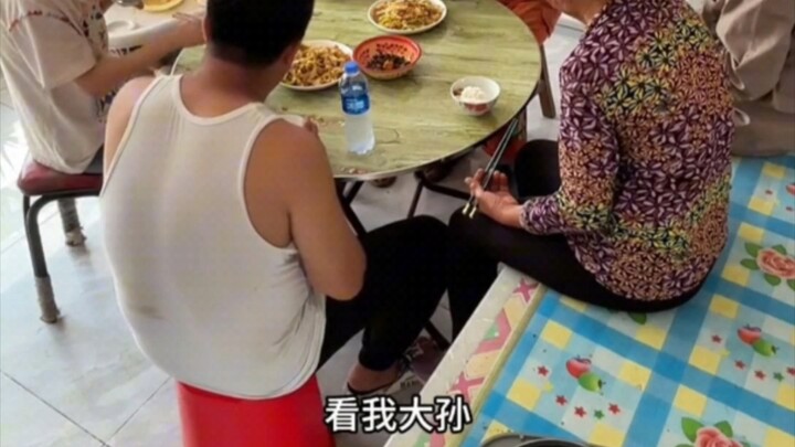 Our family’s so broke we’re feeding seven people with just two dishes, yet they still want to have m