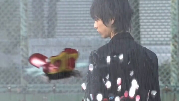【Kamen Rider】No one knows rain better than Toei
