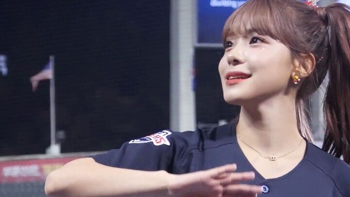 Watch the 4K HD double-tailed Lee Da Hye cheerleading scene [6]