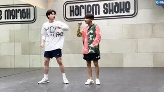 【OFFGUN】Tập nhảy trong phòng tập, đã đến lúc học điệu nhảy Too cute to handle rồi! Hai bạn nghiêm tú