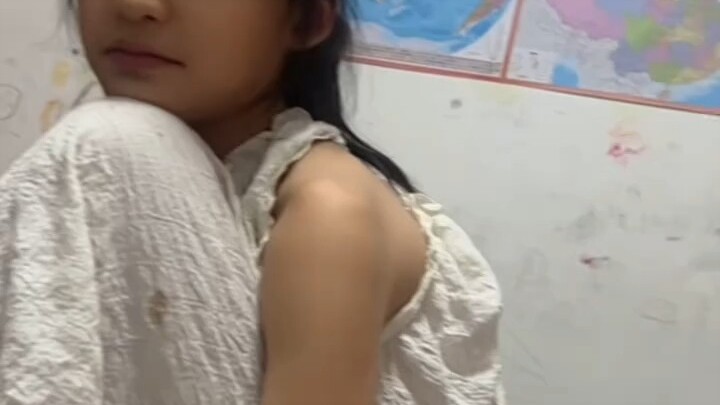 She might not be a top student, but her confidence is truly one-of-a-kind.