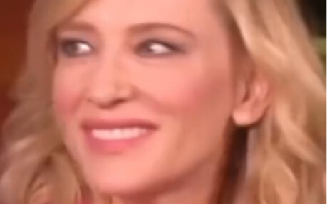 حتى ساحرة الشر العظيمة كيت بلانشيت تفقد القدرة على الكلام أحيانًا!