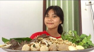 ก๋วยเตี๋ยวพิเศษ ลูกชิ้นเน้นๆกับเนื้อเปื่อยๆ ซดคาวเดียวเบิ่ด! |เตย พาแซ่บ