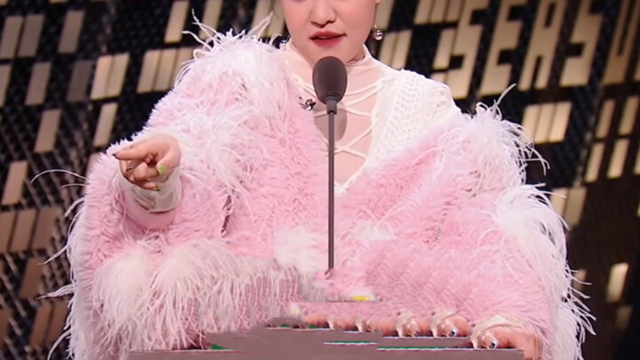 Hilarious! This lady’s words are so sharp—no wonder she rose to fame on a Taiwanese variety show hah