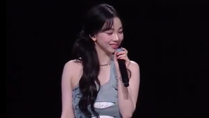 What exactly are the dance moves that aespa teased they each like at the Tencent Music Festival?