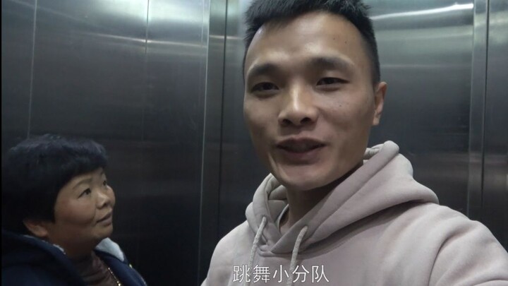 Setelah dua bulan Super Mama pulang ke rumah dan berusaha keras tanpa henti, akhirnya ia berhasil me