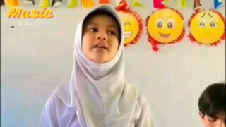 Anak SD suara merdu ,lagu sekecewa itu