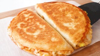 อาหารเช้า 10 นาที! ง่ายมากและอร่อย! ฉันทำสิ่งนี้ทุกสัปดาห์! ไข่ Quesadilla