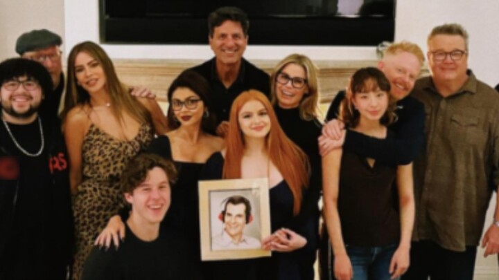 2023 [Modern Family] (ข่าวล่าสุด) การรวมตัวที่แทบจะสมบูรณ์แบบ!