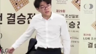 想起上次捷豹这么生气还是因为他的四星烬没伤害……回来吧捷豹云顶需要你！