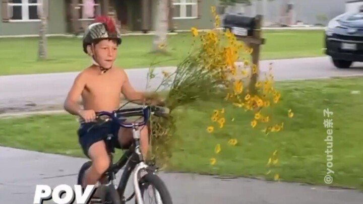 ลูกรักที่รู้จักมอบดอกไม้ให้คุณแม่ตั้งแต่เด็ก น่ารักจนใจละลายเลย💖