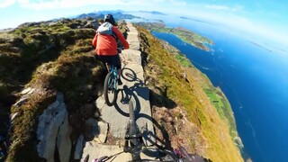 "الحياة هي فضاء مفتوح، وليست سكة حديدية؛ فعندما تخطو خطوتك الأولى، ستكتشف أن العالم واسع حقًا!"