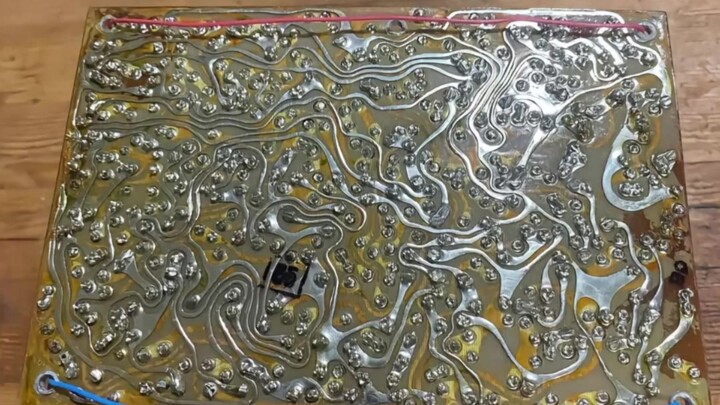 Vào thời kỳ mà mạch tích hợp còn chưa phát triển lắm, thì sẽ như thế này…