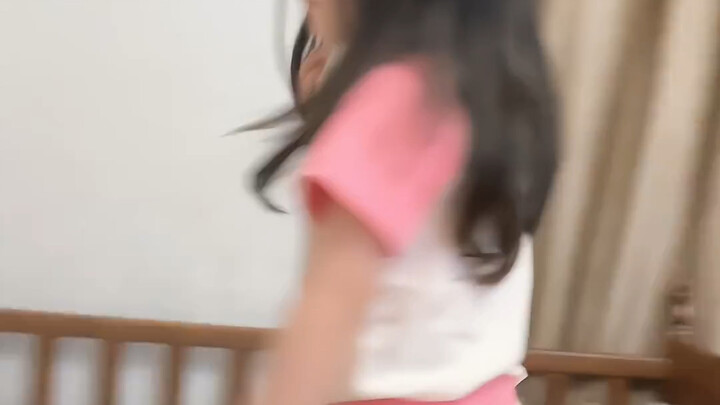 พี่ชายไม่ได้ตีฉันมาสามวันแล้วนะ