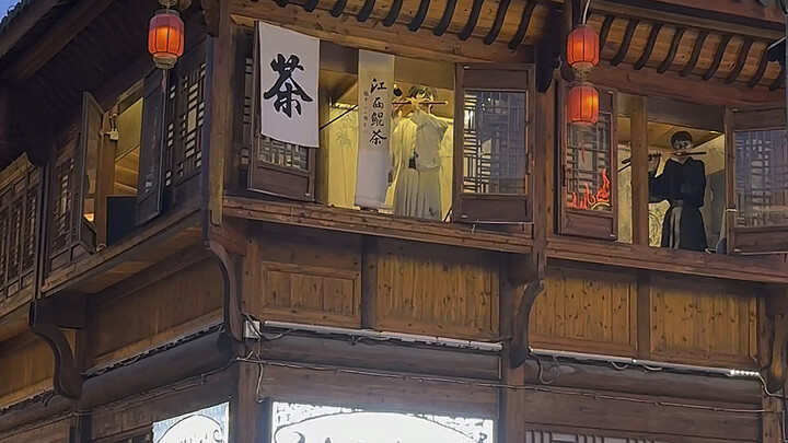 “Tôi luôn ở bên cạnh bạn, chưa từng rời xa”