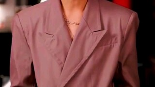 เมื่อภรรยาคนสวยกลายเป็นดาวเด่น