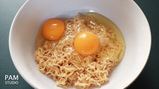 ไข่เจียวมาม่า อร่อยเต็มคำ ไอเดียเมนูไข่ ทำง่าย งบไม่เกิน 20 บาท Easy Ramen Omelette | Pam Studio