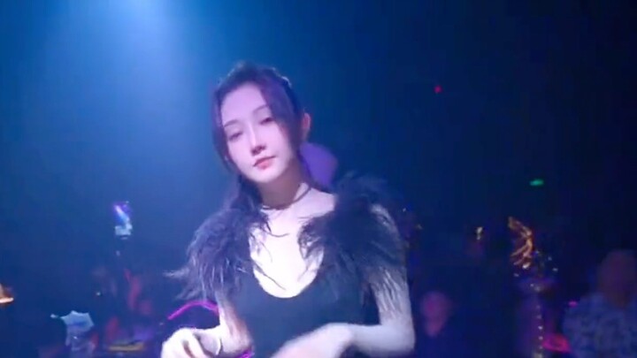 Adegan DJ yang indah