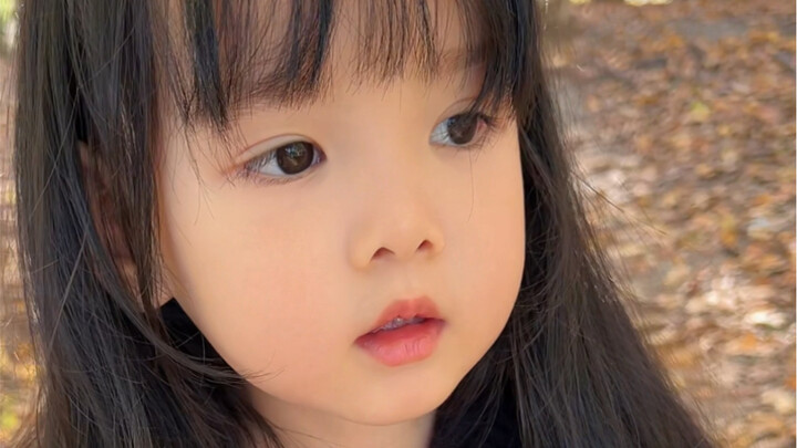 Dad can't trick her into giving up her lollipop anymore～