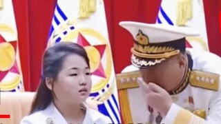 Lời thì thầm của tướng quân Triều Tiên ngay lập tức khiến cô công chúa nhỏ Kim Jong-un ngay lập tức 