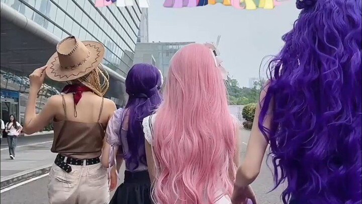 当我cos珍奇去漫展找coser接力化妆