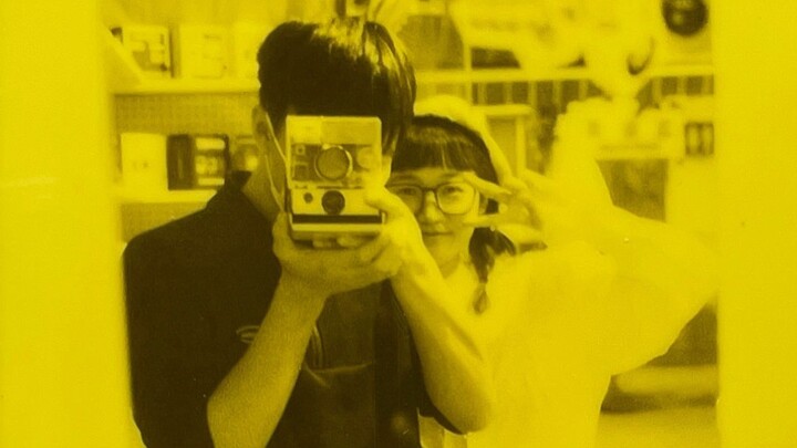 ฉันมอบอัลบั้มกลิ่นให้กับหนุ่มที่ร้านถ่ายรูป แล้วเขาก็ถ่ายรูปฉันให้ทันทีเลย!