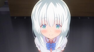 Dasar orang jahat, bukankah aku terlihat seperti loli? Apa menurutmu aku terlalu tua?