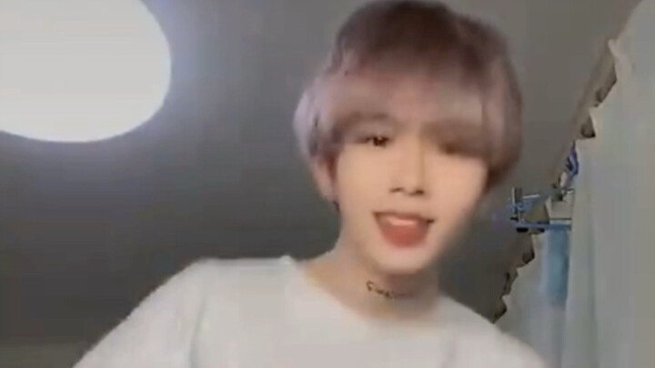 Tương Tương trước khi debut: Cherry Bomb x Kick It