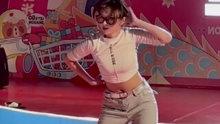 独自在随舞跳born to be全曲是什么体验。