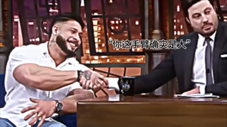 Thế nào là cơ bắp? Chỉ có Ronnie mới có quyền phát biểu rõ nhất!