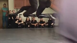 互关互粉互赞，自信的男人最有魅力，一言不合就跳指尖舞步