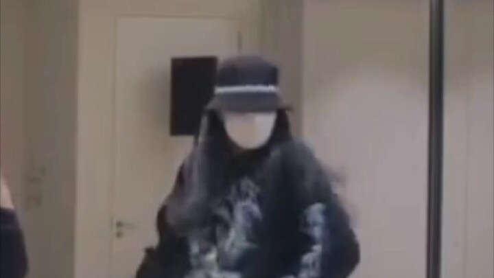 Because bada lee's choreography is so good! I cut a blurry straight shot