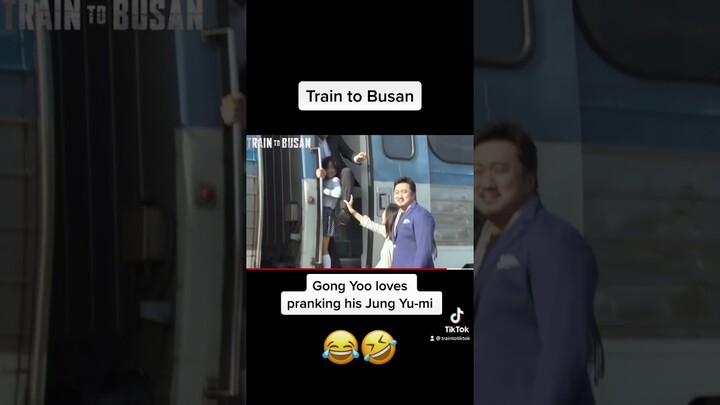 No room for Jung Yu-mi on the train! 😂
