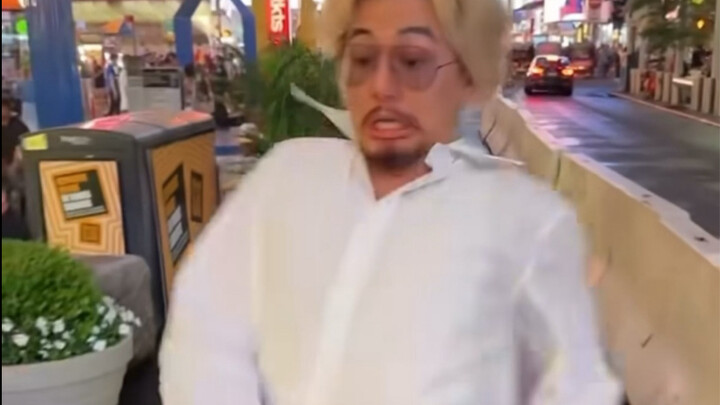 اليوم أيضًا هو الأخ فنغ الوسيم والمجنون