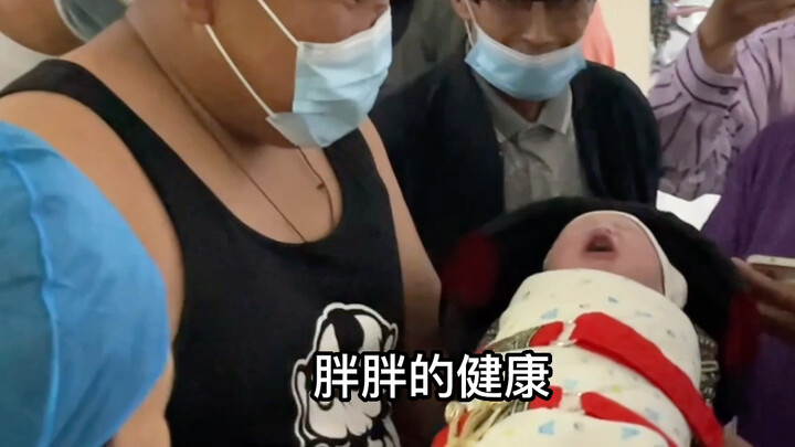 陶陶真棒，草原小宝贝出生了，大家猜猜是小达西还是小陶陶呀