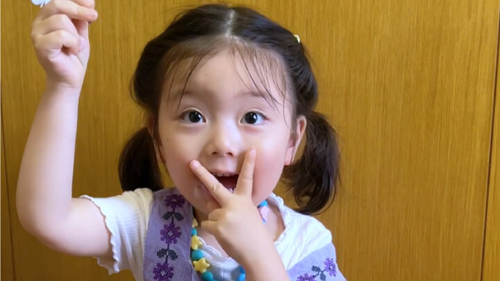Zi has really grown up—she can even open blind boxes with hardly any effort now…