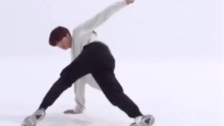 Xiaoguo's Save Me solo dance practice studio version I saw invisible water splashing!