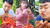 วิธีกินพริก! วิดีโอตลก  Queen of Peppers Erya & Songsong และ Ermao
