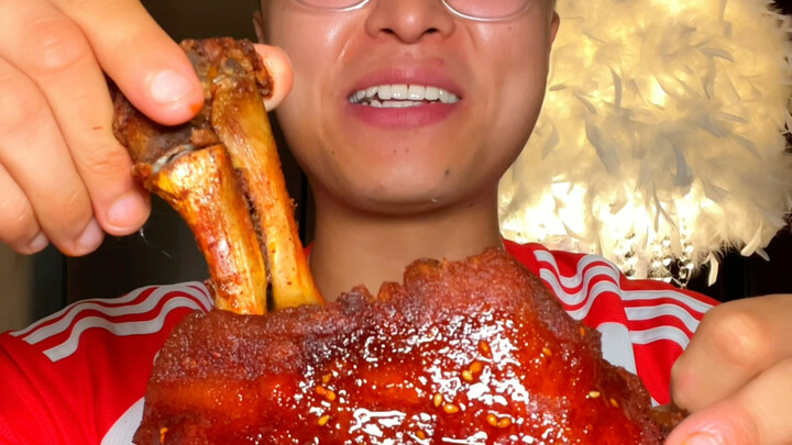 Lengan babi pedas banget! Bao isi kuning kepiting! Saatnya makan tengah malam yang menggoda!