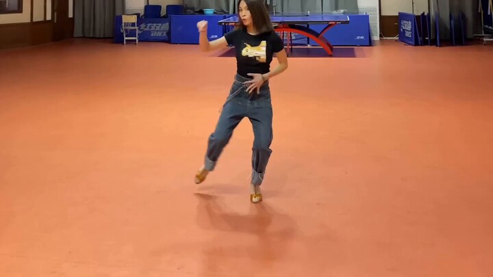 เวลาแห่งการเต้น Cha Cha Cha มาถึงอีกครั้งแล้ว! ทีม ZJTU Latin แต่งเพลงเดียวกับ Katchi Dance Storm