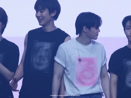 【EXO】Pegangan tangan ini sudah ditonton berkali-kali, nikmati terus detik ke-24 (250112 Konser Kelua