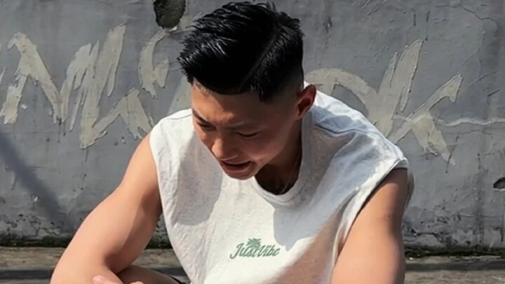 Lawanmu hanya satu: dirimu sendiri di hari kemarin!