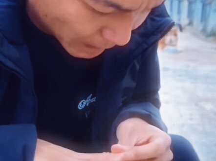 أنت أول خصم يجعلني أنزف.