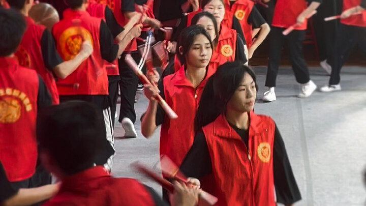 Who says women are inferior to men? The female general from Ximen makes a dazzling debut!