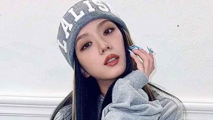 จีซู: ลิซ่า เสื้อผ้าเธอดูดีมากเลย!