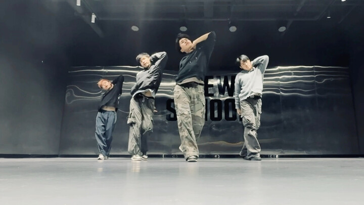 Mahasiswa hetero nari Whiplash: