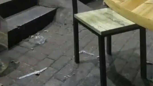 Aku tak menyangka ada tuan di antara para tetangga.