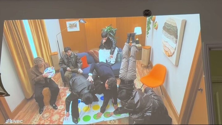 WHAT DO U MEAN I MET BTS TONIGHT AND PLAYED TWISTER WITH THEM